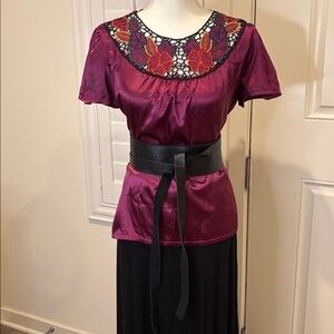 Apostrophe satin magenta top with embroidered crochet neck short sleeves small